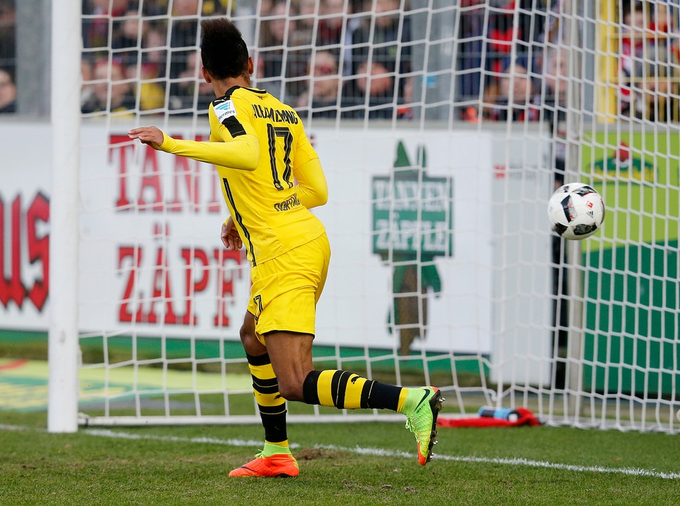 Dvoma gólmi sa na víťazstve Borussie Dortmund podieľal Pierre-Emerick Aubameyang.