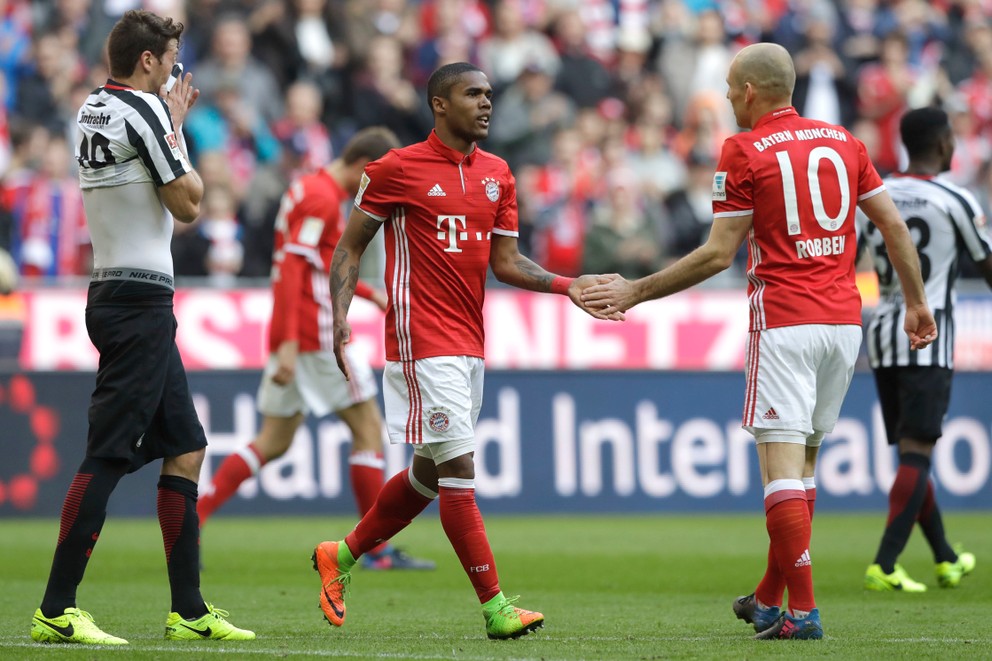 Futbalisti Bayernu Mníchov majú na čele súťaže už desaťbodový náskok.