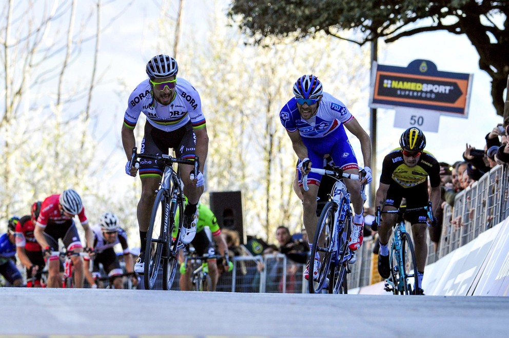 Pamätný triumf Petra Sagan v etape na Tirreno-Adriatico. Zdolal vrchárov ako Pinot, Roglič, Thomas, Dumoulin či Quintana.