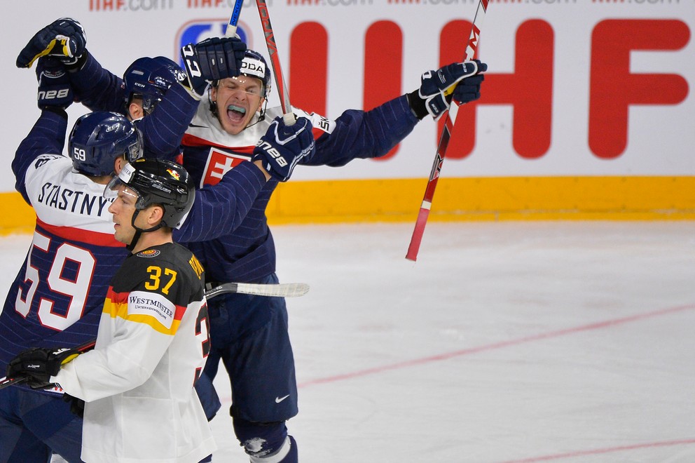 Tomáš Matoušek (vpravo) reprezentoval Slovensko na tohtoročných MS.