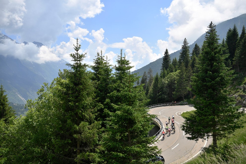 Aj takéto obrázky ponúkla šiesta etapa pretekov Okolo Švajčiarska.