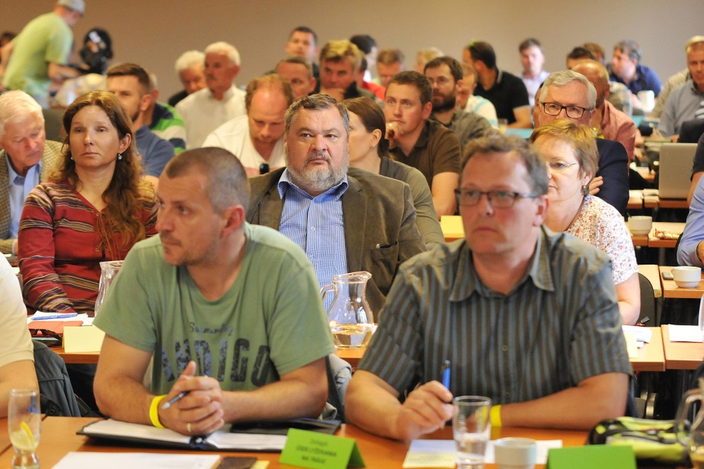 Na snímke delegáti na konferencii Slovenskej lyžiarskej asociácie (SLA) v Novom Smokovci.