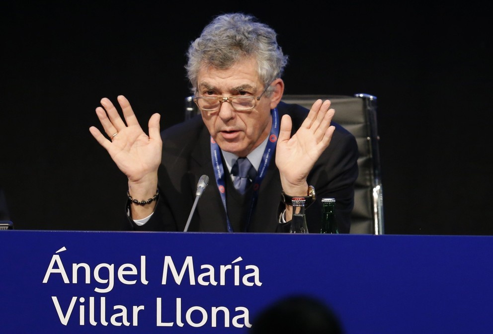 Ángel María Villar je prezidentom španielskej futbalovej federácie a tiež vysokopostaveným členom FIFA.