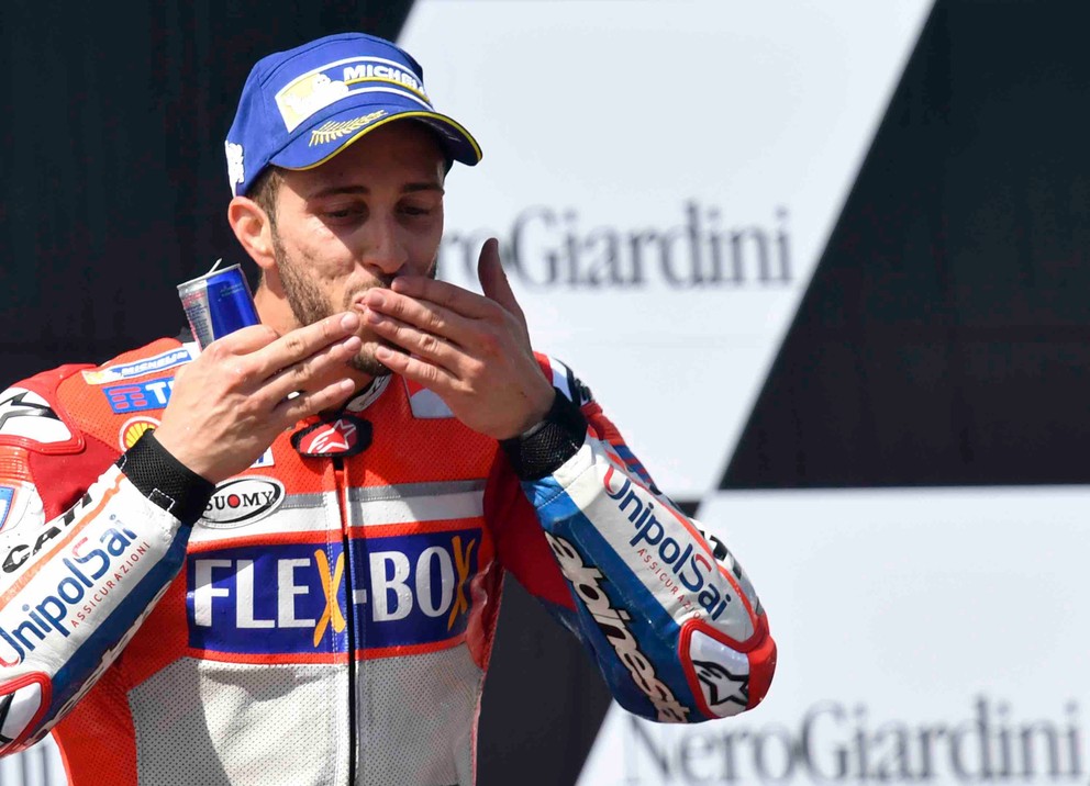 Taliansky jazdec Andrea Dovizioso na Ducati dosiahol v nedeľu tretie víťazstvo v tejto sezóne.