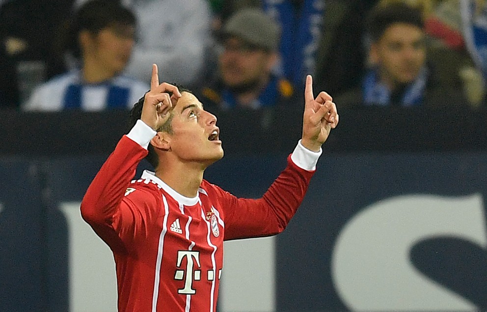 James Rodriguez oslavuje po góle do siete Schalke.