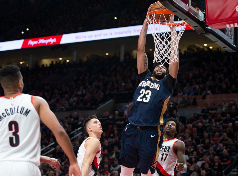 Anthony Davis (s číslom 23) bol hrdinom New Orleans.