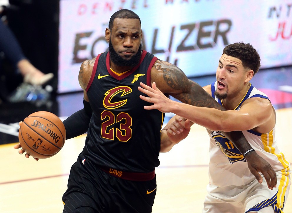 LeBron sa po sezóne môže stať voľným hráčom.