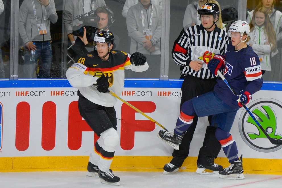 Kubuš (druhý sprava) absolvoval štyri majstrovstvá sveta.