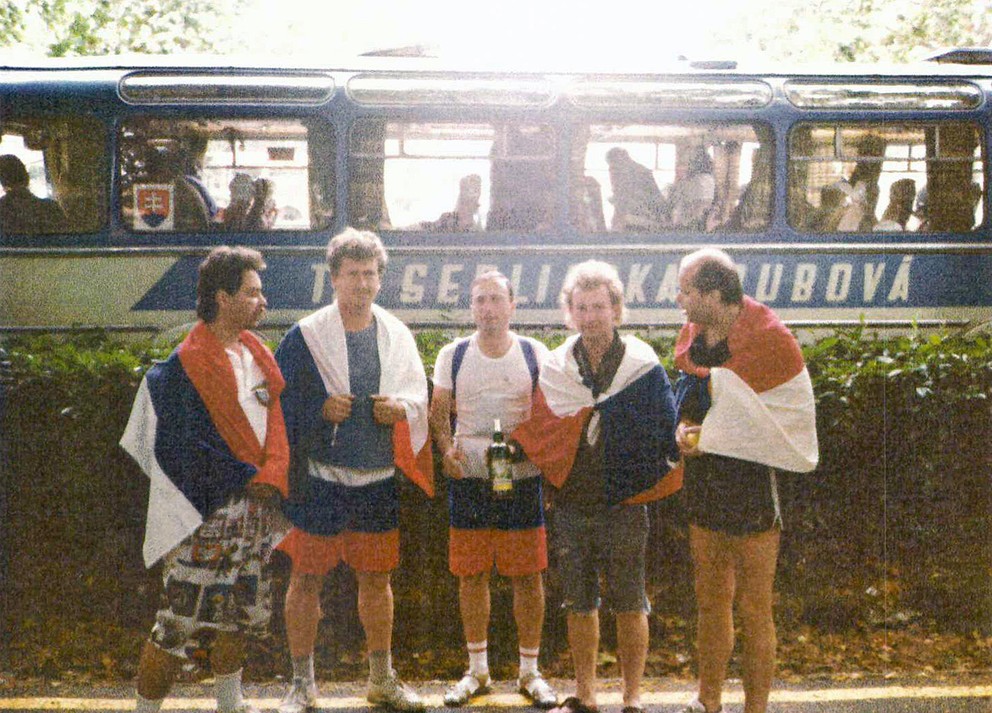 Fanúšikovia zo Sedliackej Dubovej na zájazde na MS 1990 v Taliansku.