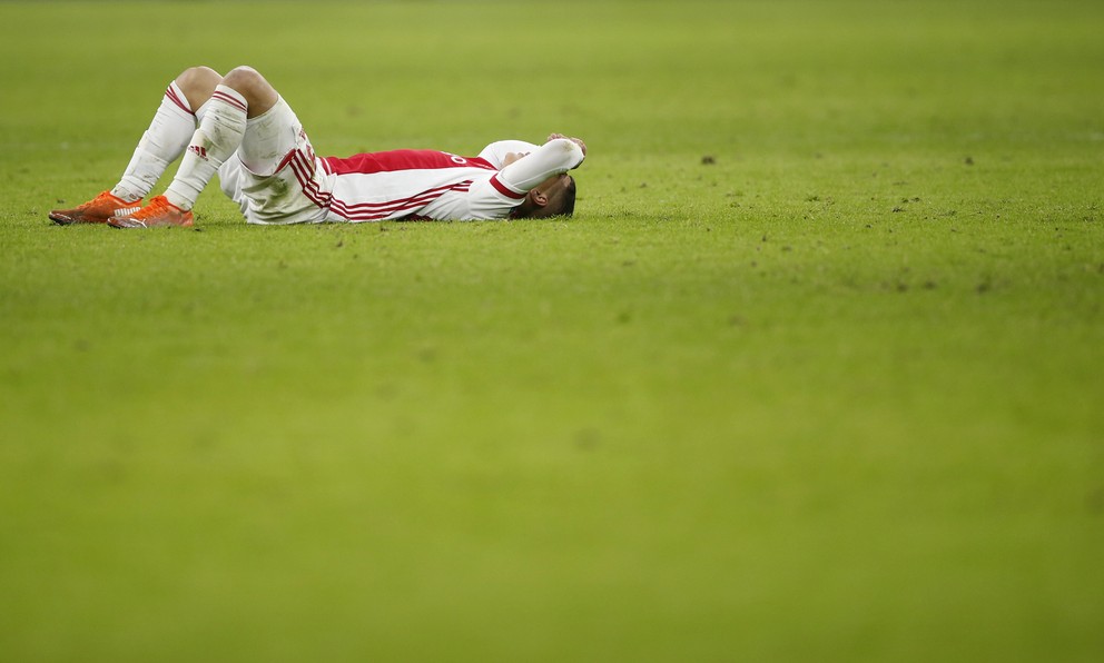 Sklamaný Klaas-Jan Huntelaar po vypadnutí Ajaxu.
