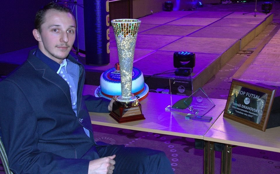 Kráľ slovenského futsalu. Na slávnostnom podujatí Top Futsal 2015 bral viacero ocenení, vrátane toho najcennejšieho.