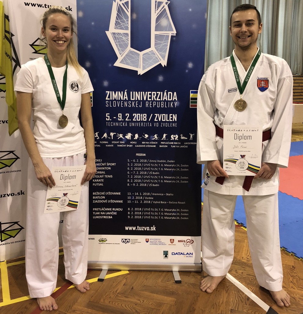 Úspechy v karate. Medici nemajú len silné vedomosti, ale aj ruky a nohy.