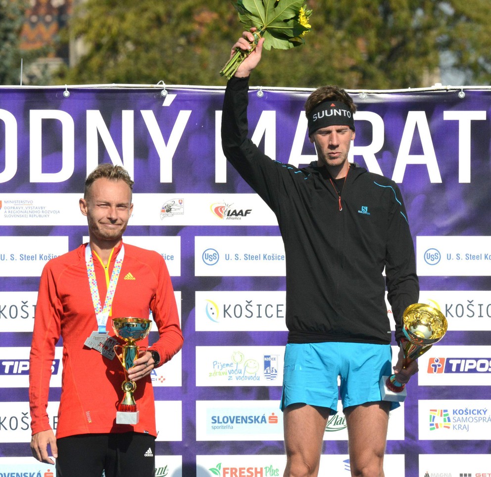 Víťaz polmaratónu Jiří Petr (vpravo)