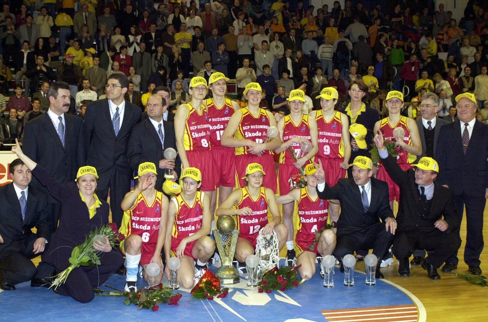 Ružomberčanky obhájili euroligový titul v roku 2000 po dramatickom finálovom zápase proti Bourges. 