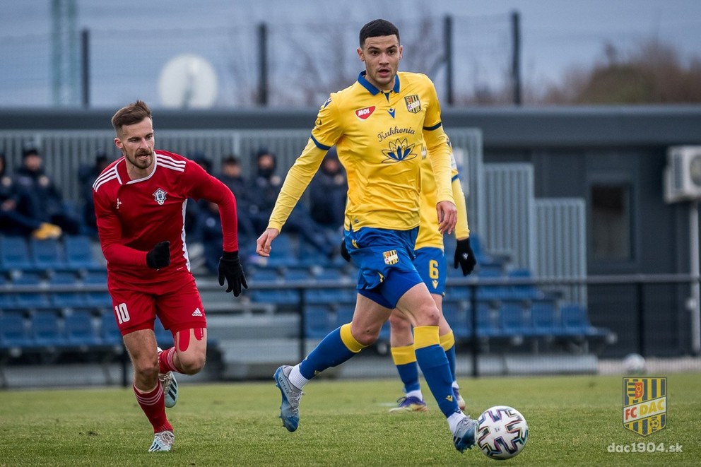 Isaac Christie-Davis v drese Dunajskej Stredy