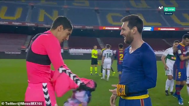 Lionel Messi a Edgar Badía.