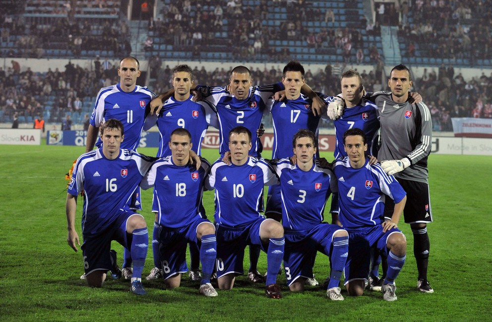 V reprezentácii Slovenska odohral 12 zápasov.