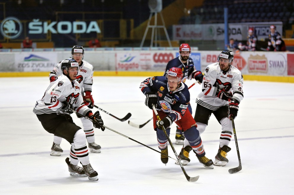 Hokejisti Zvolena sa v tejto sezóne delia s Banskou Bystricou o svoj štadión.