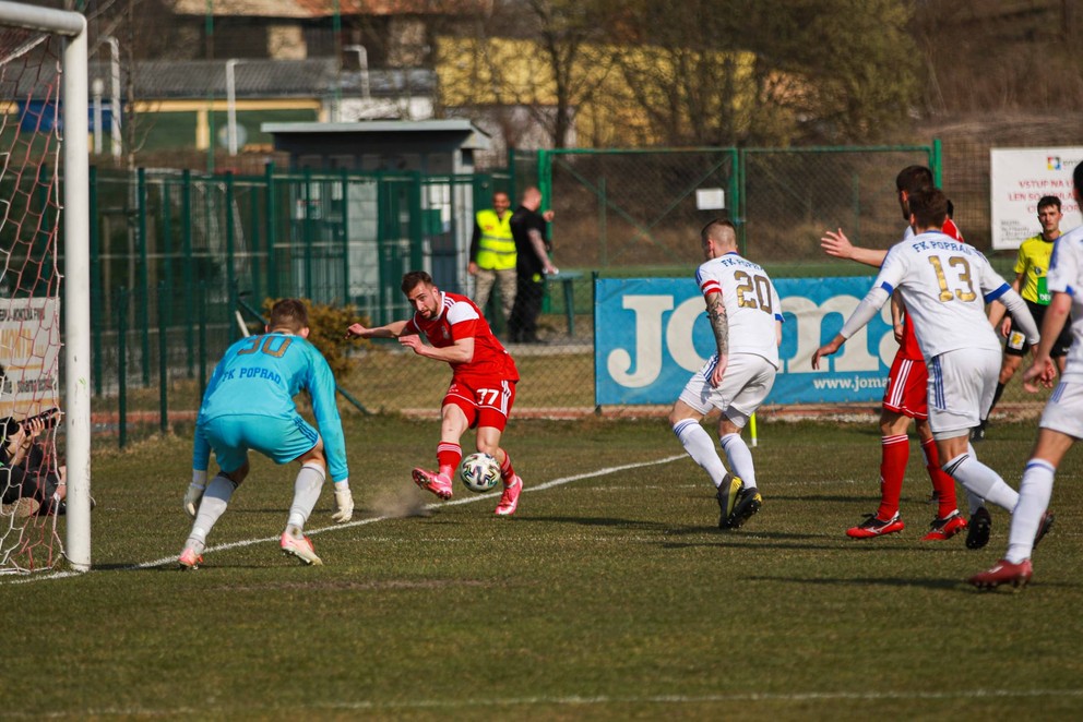 Hráči Banskej Bystrice zdolali pred týždňom posledný Poprad hladko 4:0.