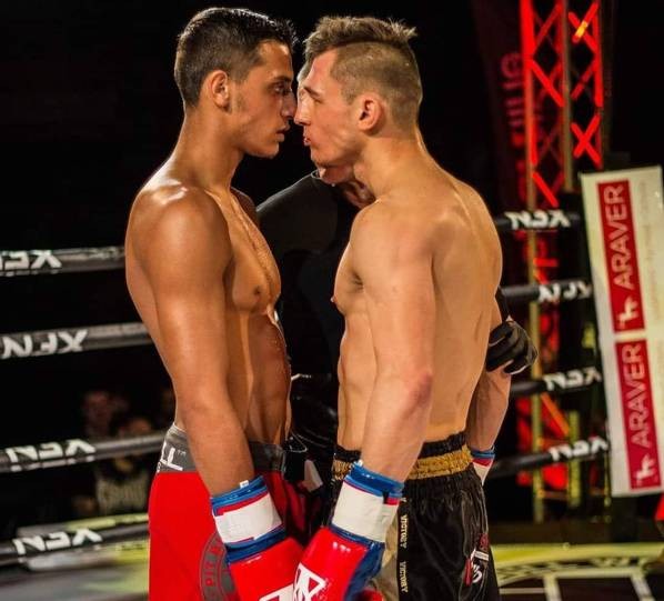 Lukáš Mandinec v zápase proti českej hviezde Václavovi Sivákovi.