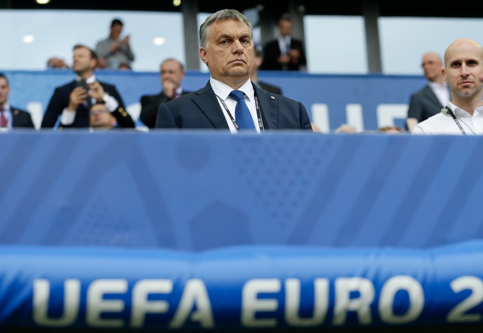 Viktor Orbán miluje futbal, nenechal si ujsť ani európsky šampionát pred piatimi rokmi.
