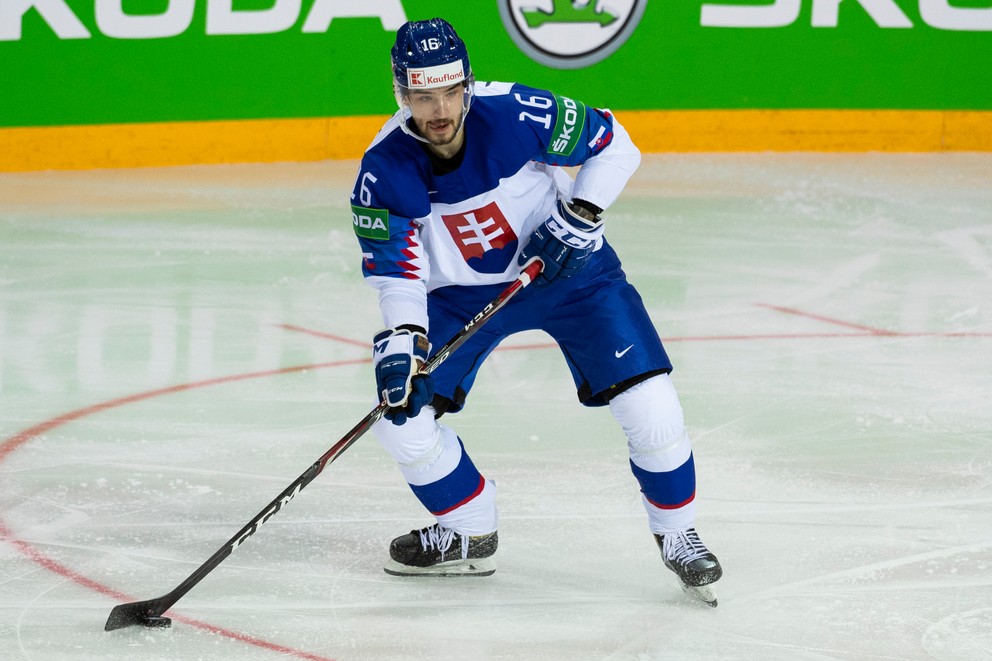 Róbert Lantoši v zápase Slovensko - Veľká Británia na MS v hokeji 2021.