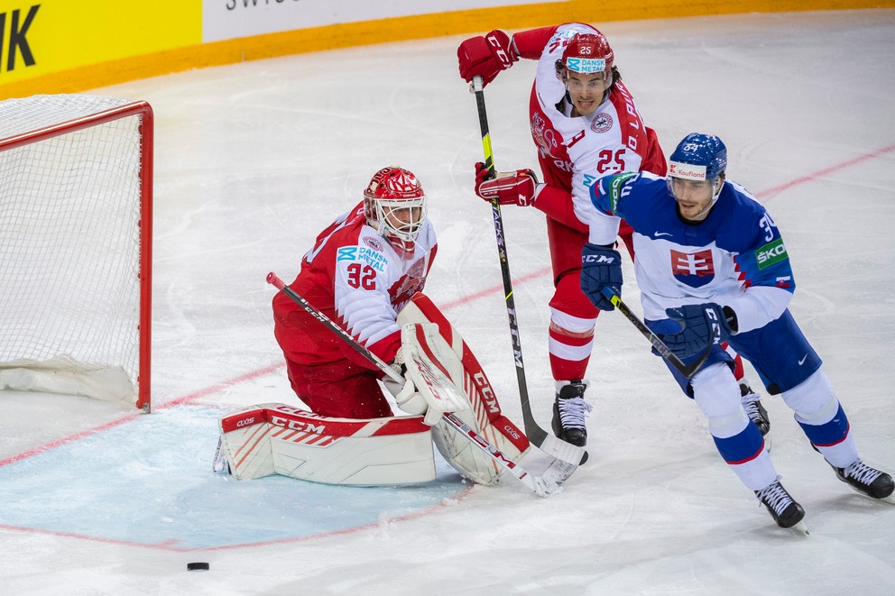 Peter Cehlárik v zápase Slovensko - Dánsko na MS v hokeji 2021. 