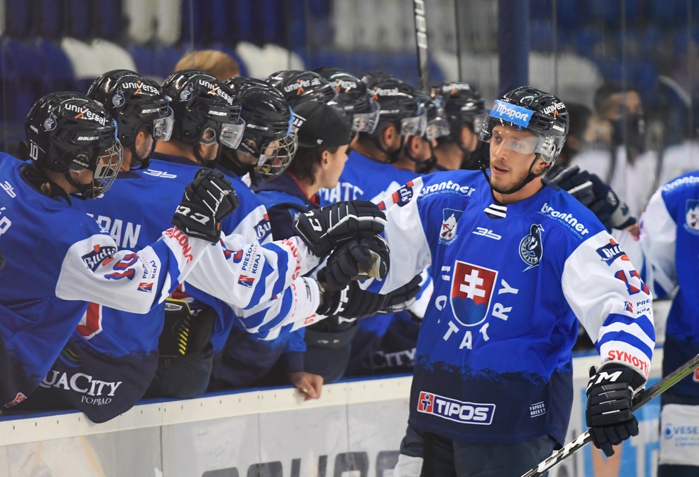Marcel Haščák (vpravo) v drese HK Poprad.