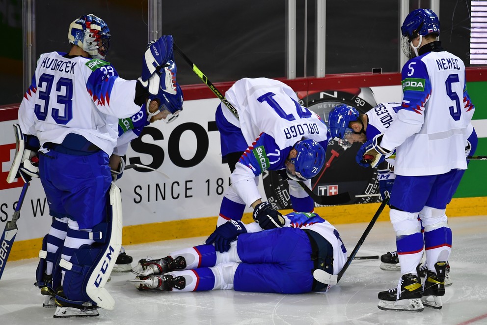 Momentka zo zápasu Slovensko - Švajčiarsko na MS v hokeji 2021.