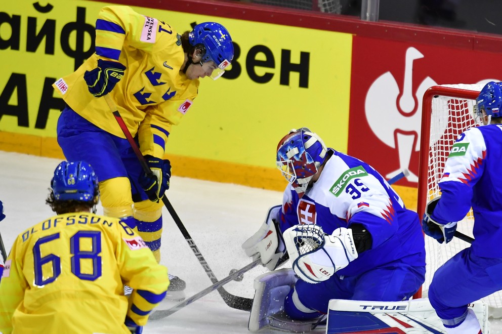 Adam Húska v zápase Slovensko - Švédsko na MS v hokeji 2021.