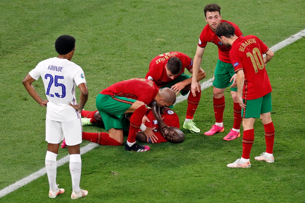 Zranenie Danila v zápase Portugalsko - Francúzsko na EURO 2020. 