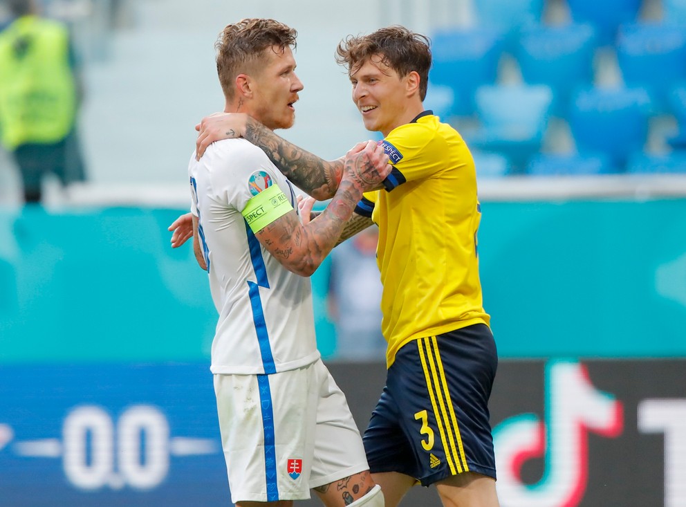 Juraj Kucka a Victor Lindesloef  zápase Slovensko - Švédsko na EURO 2020 (2021).