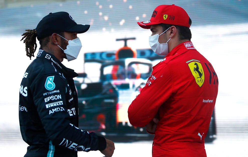 Lewis Hamilton a Charles Leclerc počas Veľkej ceny Azerbajdžanu 2021.