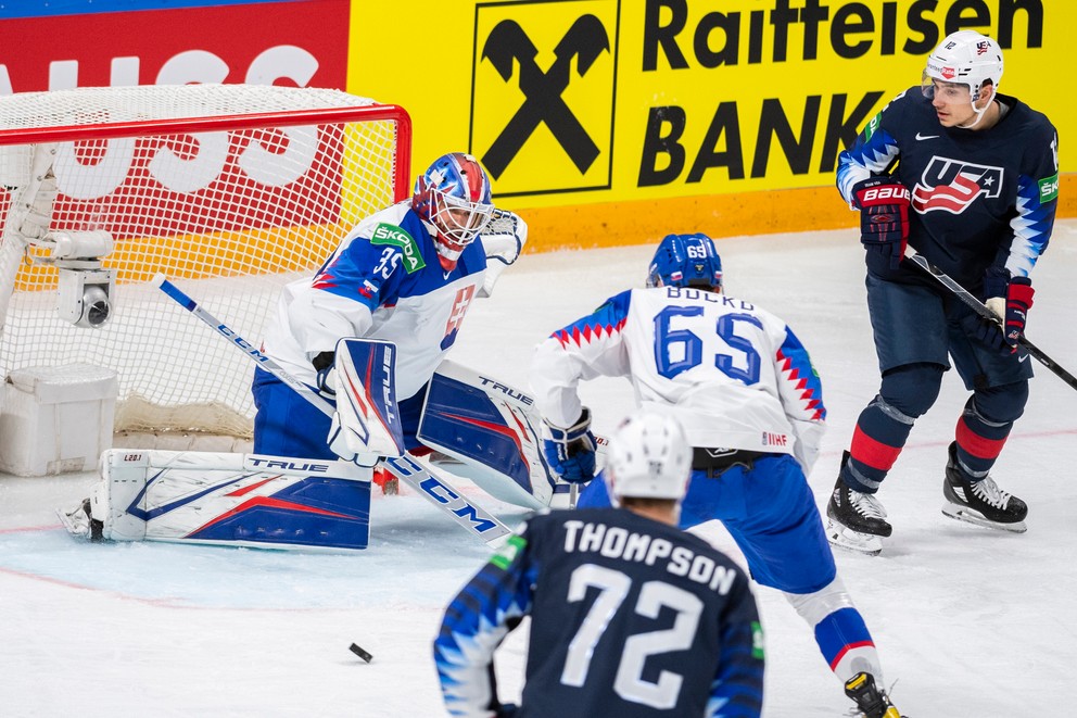 Adam Húska vo štvrťfinále Slovensko - USA na MS v hokeji 2021.