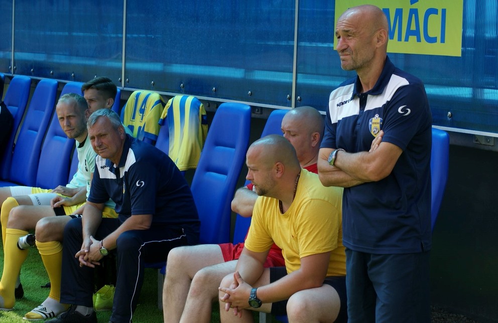 Tréner Jozef Škrlík (vpravo) si pamätá časy, kedy Humenné účinkovalo v druhej najvyššej súťaži naposledy.