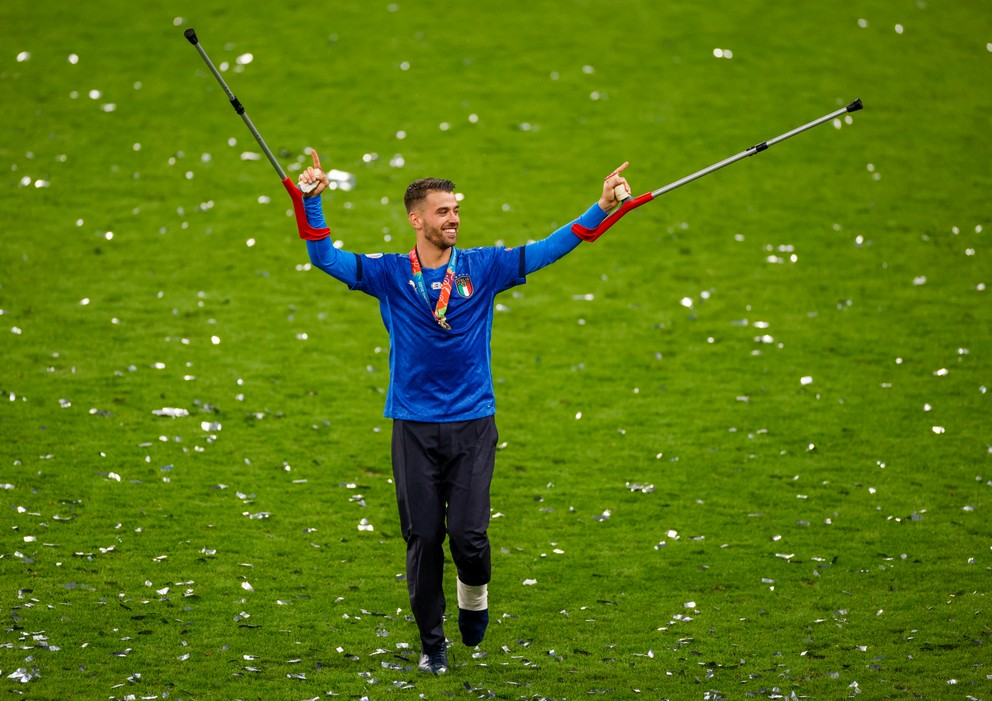 Radujúci sa majster Európy Leonardo Spinazzola.