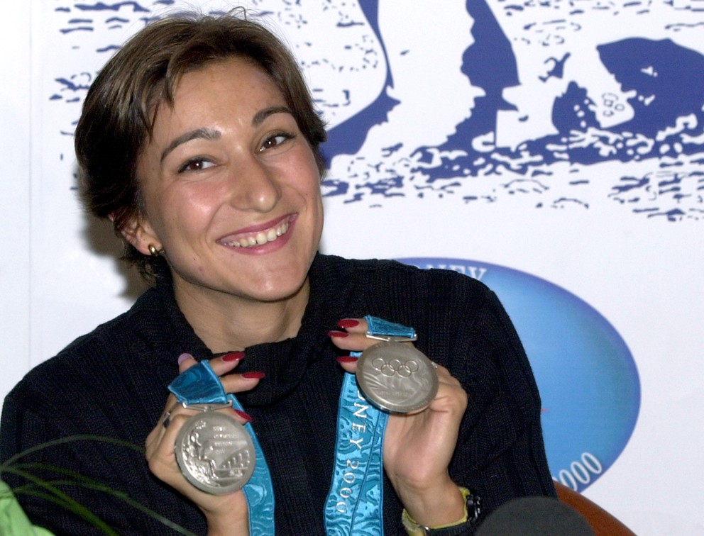 Strieborné medaily plavkyne Martiny Moravcovej z OH 2000 v Sydney.