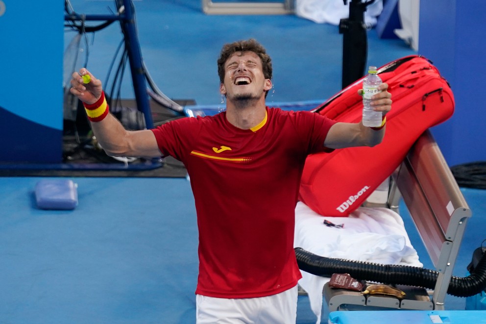 Španiel Pablo Carreno-Busta zdolal v zápase o bronzovú medailu Novaka Djokoviča.