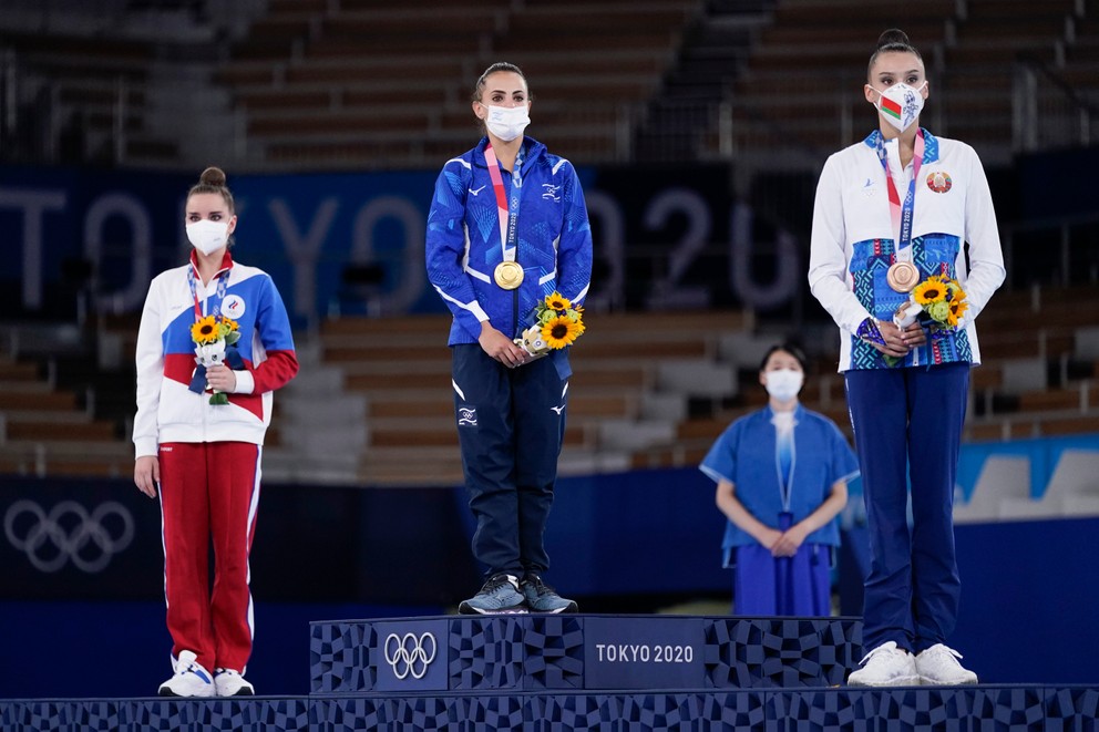 Stupne víťazov v individuálnom viacboji v modernej gymnastike na OH Tokio 2020 / 2021.