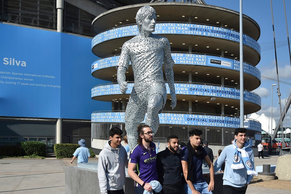 David Silva má sochu pred štadiónom Manchester City.