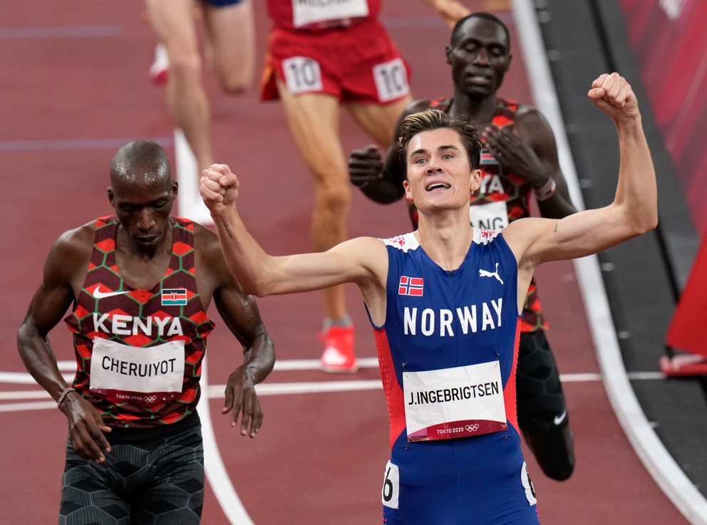 Nórsky atlét Jakob Ingebrigtsen získal zlato v behu na 1500 m na LOH Tokio 2020 / 2021. Prekonal olympijský aj európsky rekord.