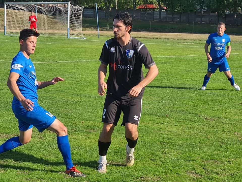 Gabčíkovčan Attila Máté Magyar v zápase v Šahách (0:3). 
