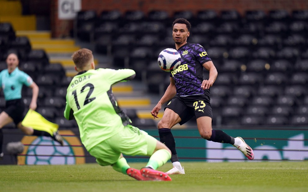 Slovenský brankár Marek Rodák v drese FC Fulham.