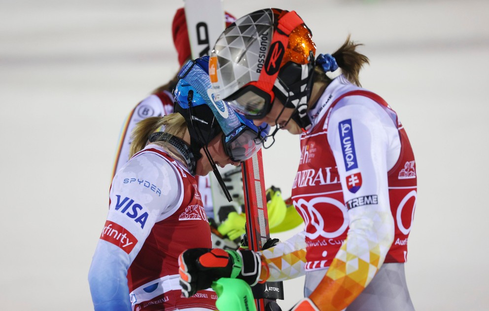 Mikaela Shiffrinová a Petra Vlhová, dve najväčšie hviezdy súčasného zjazdového lyžovania. 