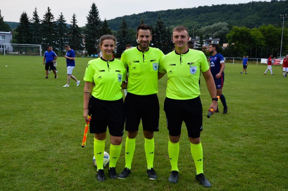 Rozhodcovská trojica v zápase Slovnaft Cupu Hontianske Nemce – Zvolen.