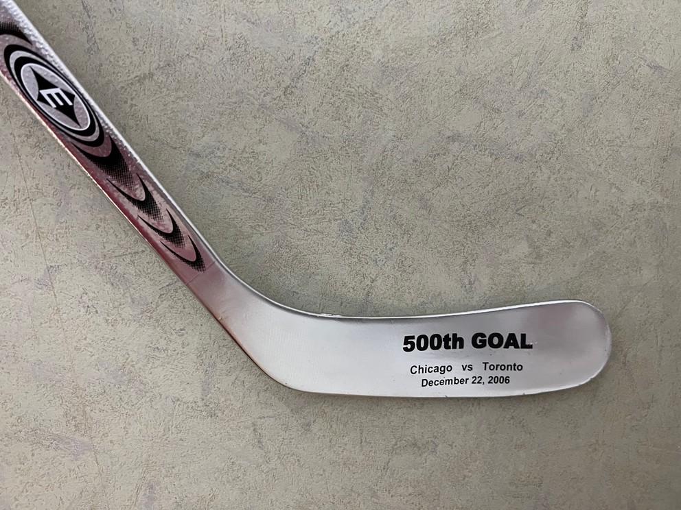 Špeciálna hokejka Petra Bondru k 500. gólu v NHL.