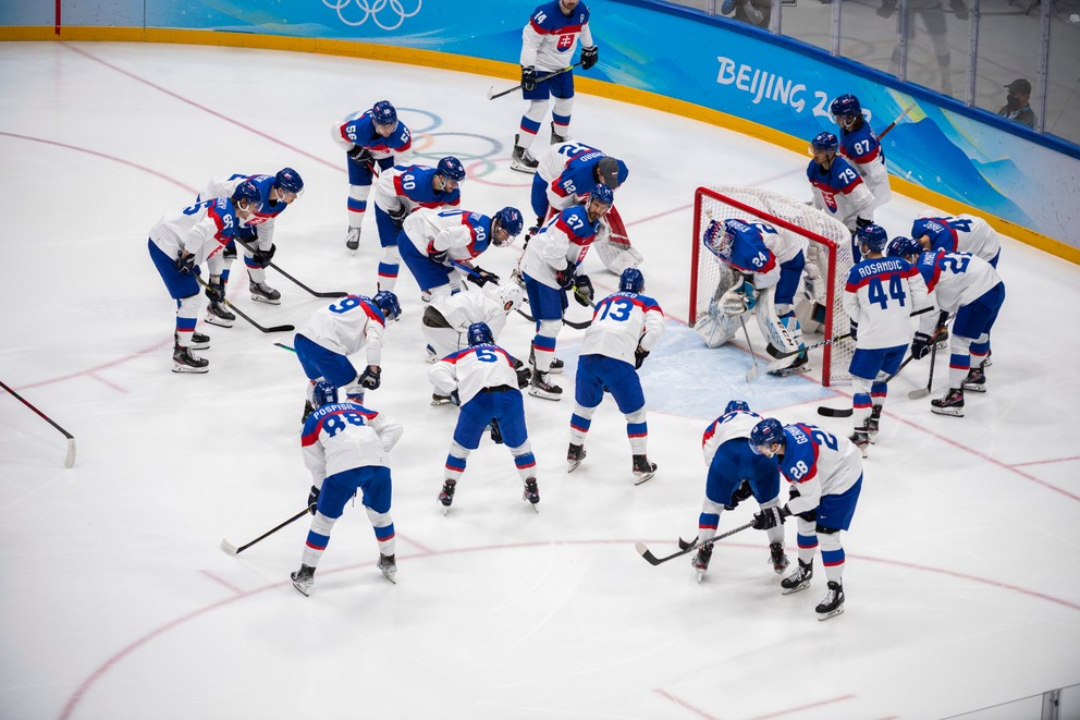 Slovenskí hokejisti hrajú štvrťfinále na ZOH Peking 2022 proti USA.