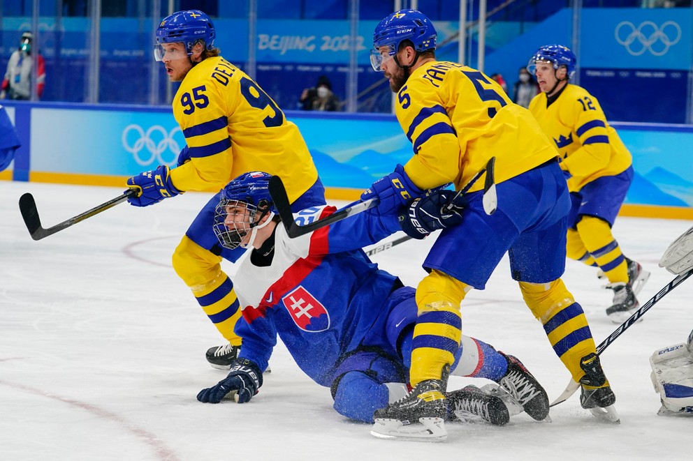 Formácia Juraja Slafkovského si vytvárala veľa šancí v zápase o bronz Slovensko - Švédsko na ZOH 2022 v Pekingu.