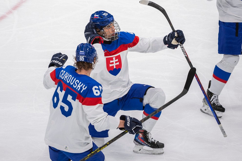 Juraj Slafkovský v drese Slovenska na ZOH 2022 v Pekingu.