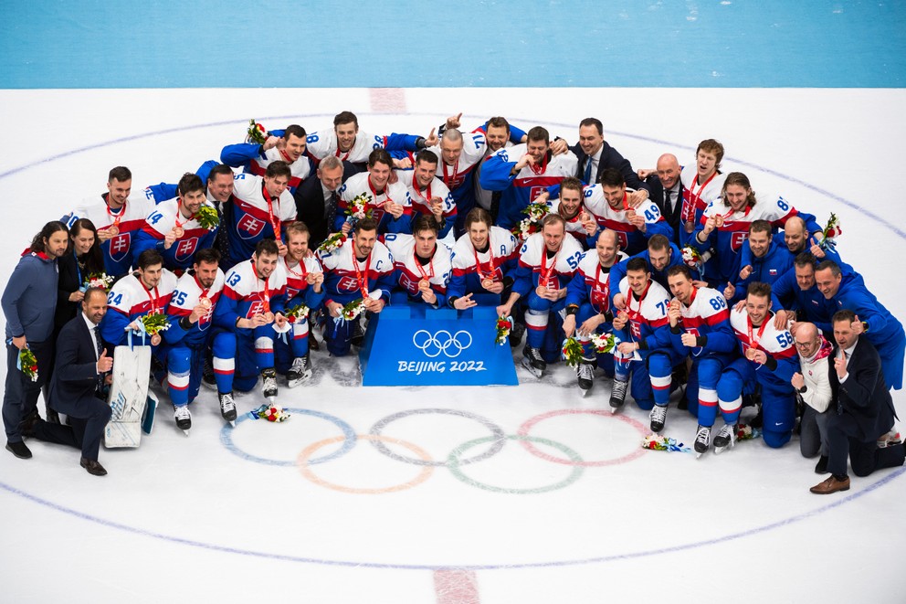 Slovenskí hokejisti získali historickú bronzovú medailu na ZOH 2022 v Pekingu.